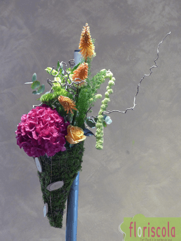 REPORTAGE « SUSPENSION DES SOUS-BOIS » ATELIER D’ART FLORAL A VAUJANY du 18 AOUT 2020 animé par  Dominique Ferrier